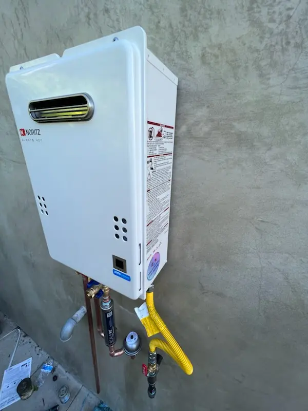 Tankless water heater installation for Aurora Knolls at Hutchinson Heights homes